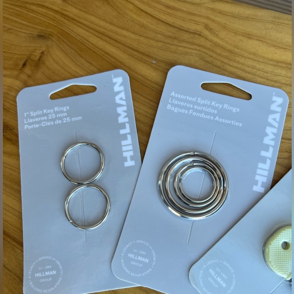 HILLMAN 1", 1.1/2", 4-pk Assorted Split Key Rings & one 4-pk Key ID Caps - Picture 3 of 5